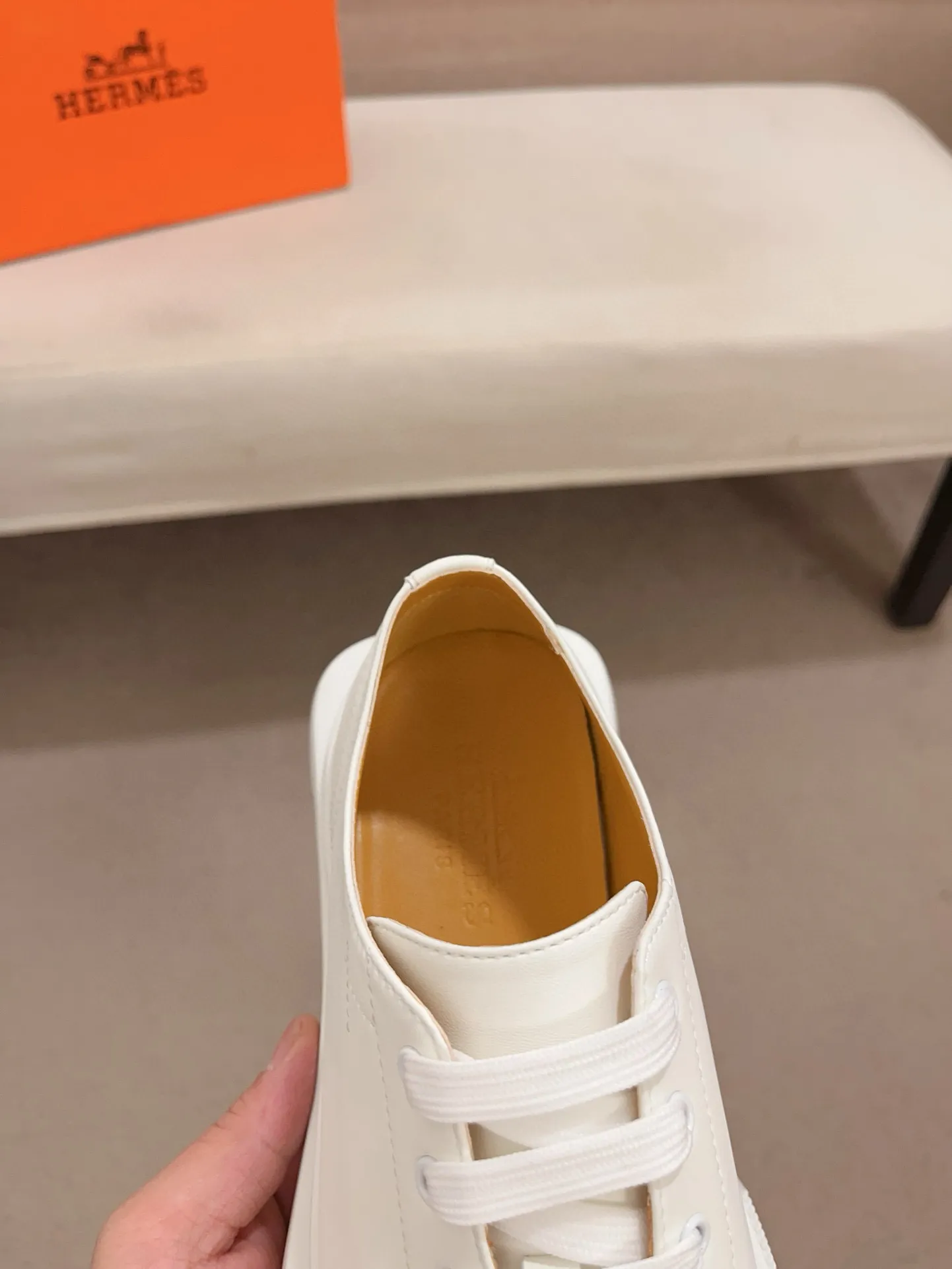 Men's clothing and shoes💰: 442💰《HERMES》【Classic original single version】Hermès; top 🔝purchase agent🔍🔍men's latest 🇺🇸 counter sales simultaneously, imported from Italy original ▲▲cowhide ▲▲ (high-end, nobility, class) ) Exquisite workmanship (Italian 🇮🇹 imported water-dyed 🐂 cowhide lining) sole: original sole provided by the original factory, ⚠️exclusive double-layer activity·TPR·rubber·combined molded outsole; super comfortable·wear-resistant·non-slip·environmental protection The real thing is more beautiful if you take the real thing (high quality, follow the order). You can enter and exit the counter at will * Number of yards: 38-44 (45 can be customized and cannot be returned or exchanged)